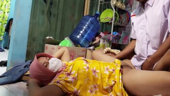 Bokep 2026: Ibu Tirinya Mengajak Berhubungan Seks Sebelum Berangkat Sekolah – Ngentot Liar Full HD