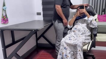 Bokep Indo Awek Melayu Hijab Tudung – Aku Meniduri Istri Tetanggaku Sampai Puas Ejakulasi Di Dalam Rahim