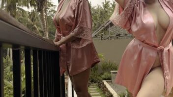 Nungging Sange Gak Tahan Cewek Tobrut Simpanan Om-om Doggy Brutal Crot Dalem